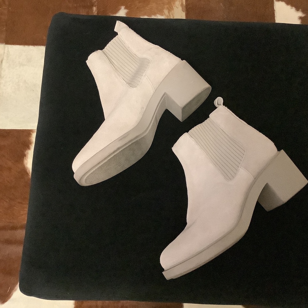 Andre Assous light gray suede bootie